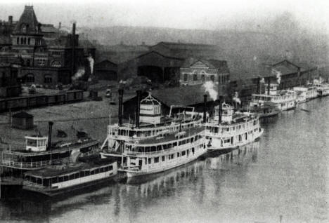 Excursion boats and barges at St. Paul, Minnesota Public Landing, 1910