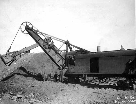 Steam shovel in Canisteo Pit, Coleraine Minnesota, 1910