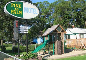 Pine to Palm Motel, Detroit Lakes Minnesota