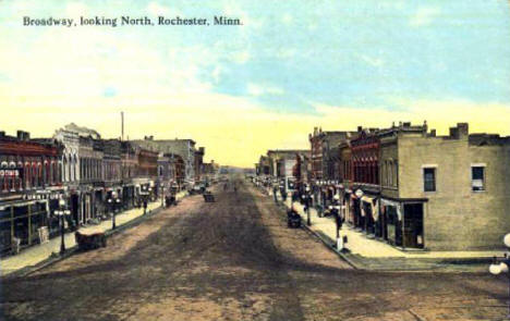 Broadway looking north, Rochester Minnesota, 1900's