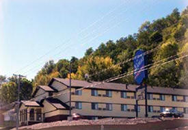 Nichols Inn and Suites, Winona Minnesota
