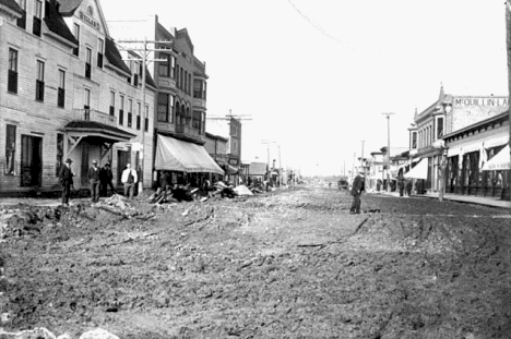 Road construction, Aitkin Minnesota, 1900