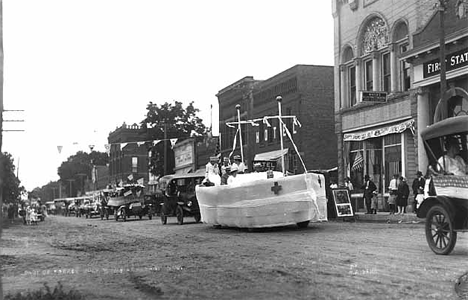 Fourth of July parade, Albany Minnesota, 1918