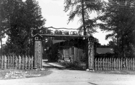 Log Cabin Court, Bemidji Minnesota, 1941