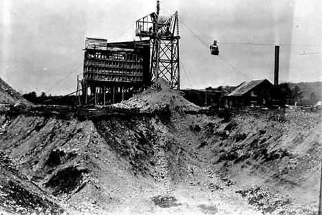 Dragline at work, Biwabik Minnesota, 1920