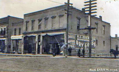 Street scene, Blue Earth Minnesota, 1909