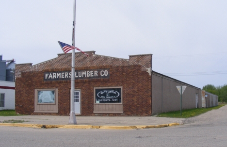 Street scene, Bricelyn Minnesota, 2014