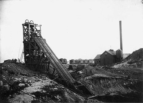 Mining in Chisholm Minnesota, 1900