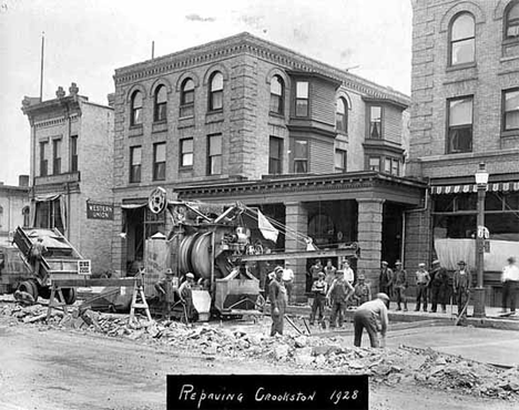 Repaving Crookston, 1928