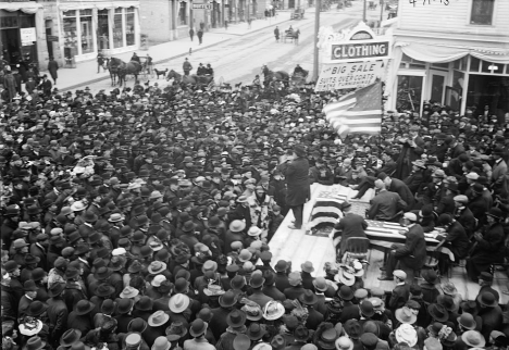 Taft speaking at Crookston Minnesota, 1908