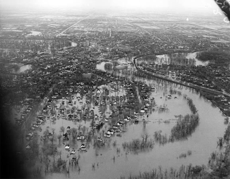 Aerial view, Crookston flood, 1950