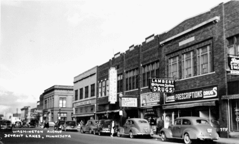 Washington Avenue, Detroit Lakes Minnesota, 1950's