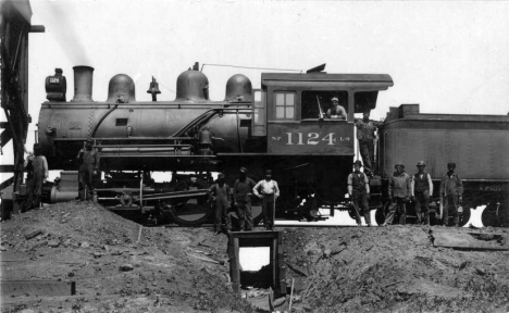 Railway crew by Northern Pacific Engine 1124, Dilworth Minnesota, 1910