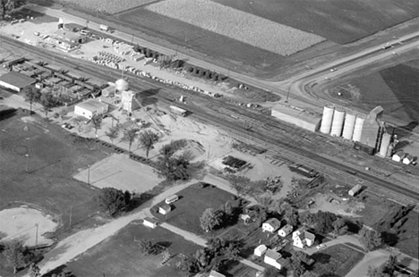 Aerial view, GTA elevator, Doran Minnesota, 1962