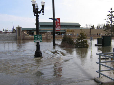 Red River of the North in East Grand Forks Minnesota, April 2006