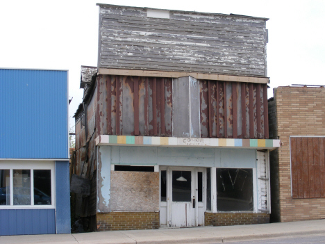 Street scene, Elmore Minnesota, 2014