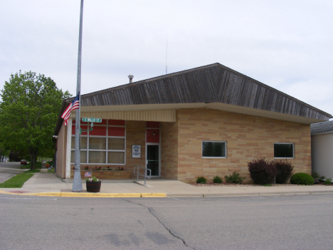 Street scene, Elmore Minnesota, 2014