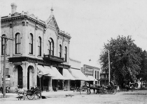 Street scene, Farmington Minnesota, 1907
