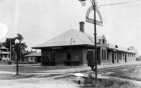 Northern Pacific Depot, Fergus Falls Minnesota, 1910's?