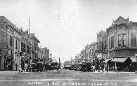Lincoln Avenue W, Fergus Falls Minnesota, 1920's