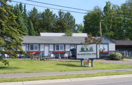 Mangy Moose Motel, Grand Marais Minnesota