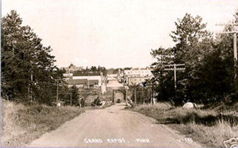 View of Grand Rapids from the south side of the river, 1920's