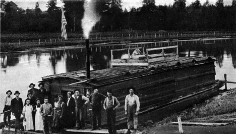 Log drivers on the Mississippi, Grand Rapids Minnesota, 1912