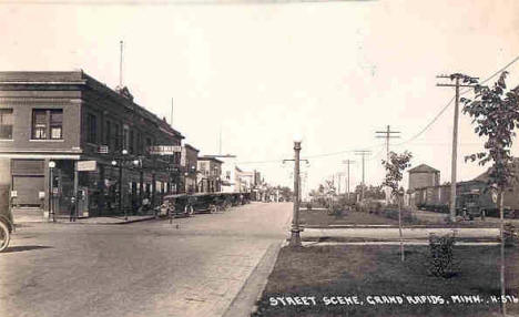 Street scene, Grand Rapids Minnesota, 1920's