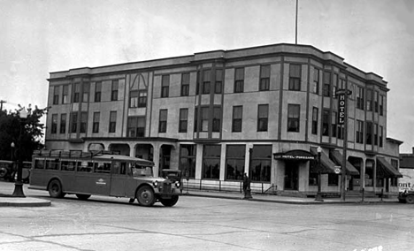 Pokegama Hotel, Grand Rapids Minnesota, 1935