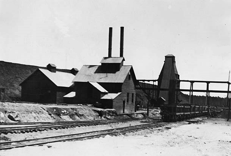 Burt Mine shaft, Hibbing Minnesota, 1898