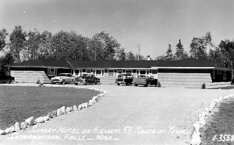 Sunset Motel on Highway 53, International Falls Minnesota, 1950's