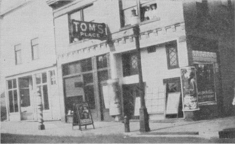 The first electric sign in Keewatin Minnesota at Tom's Place