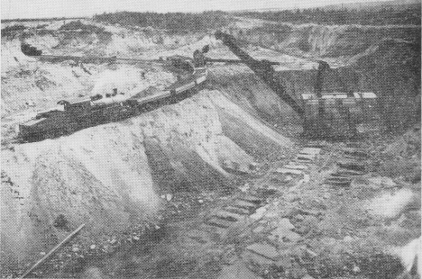 New electric shovel at Bennett Mine in about 1922, Keewatin Minnesota