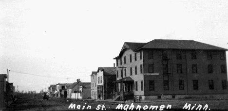 Main Street, Mahnomen Minnesota, 1910's
