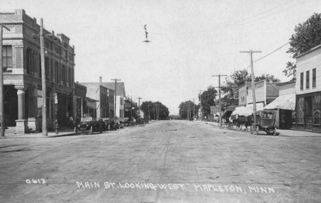Main Street looking west, Mapleton Minnesota, 1918