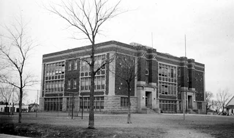 Milaca school, Milaca Minnesota, 1940
