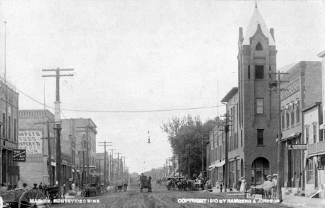 Main Street, Montevideo Minnesota, 1910
