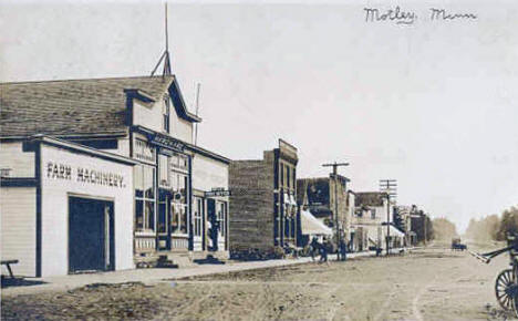 Street scene, Motley Minnesota, 1913