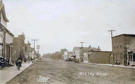Street View, Motley Minnesota, 1913