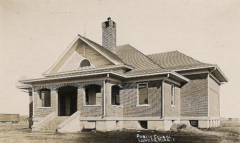 Public School, New London Minnesota, 1915
