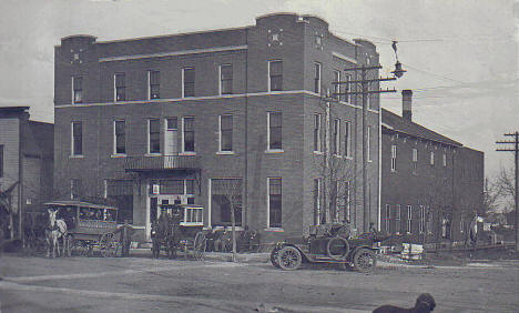 Street scene, Paynesville Minnesota, 1913