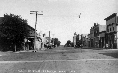 Main Street East, Perham Minnesota, 1910's
