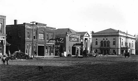Street scene across from Broadway Park, Red Wing Minnesota, 1900