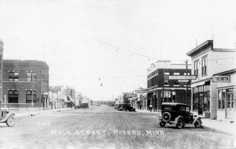Street scene, Roseau Minnesota, 1920's