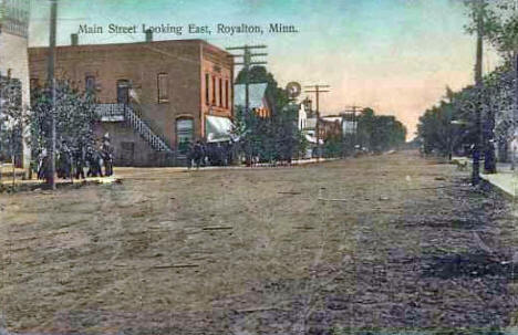 Main Street looking east, Royalton Minnesota, 1908