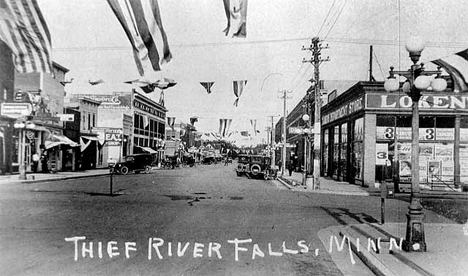 Street scene, Thief River Falls Minnesota, 1925