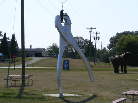 Sculptures, Vining Minnesota, 2008