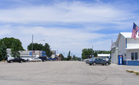 Street scene, Waldorf Minnesota, 2010