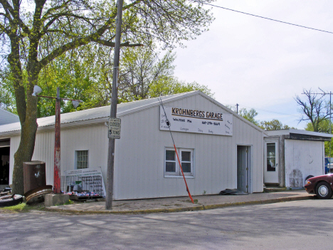 Krohnberg's Garage, Walters Minnesota, 2014