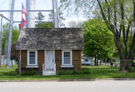 Larson Log Home, Wanamingo Minnesota, 2010